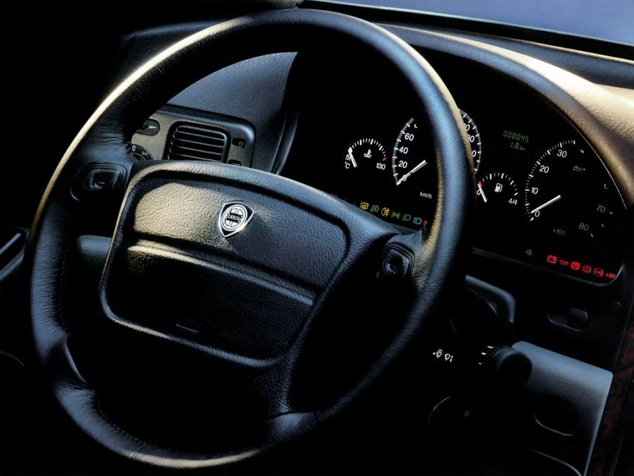  Lancia k 1994 года  (фото 11 из 14)